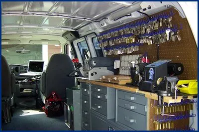 Advantage Locksmith Store Levittown, NY 516-399-0736 - 2-mobile-locksmith