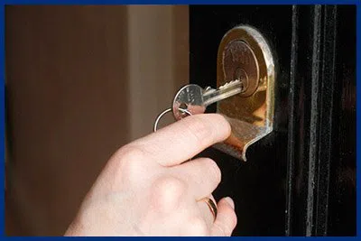 Advantage Locksmith Store Levittown, NY 516-399-0736 - 7-door-unlock