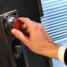 Advantage Locksmith Store Levittown, NY 516-399-0736 - sb-com-01